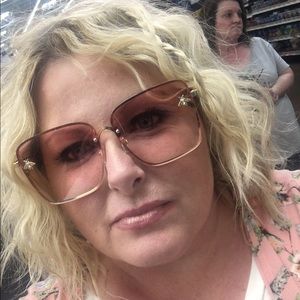 Gucci Rose Gold Queen Bee 🐝 2019 Sunglasses